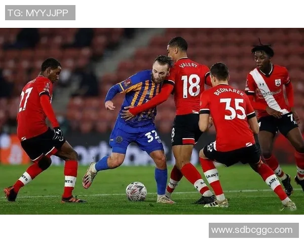 门兴格拉德巴赫与罗马的对决分析及比赛前瞻展望